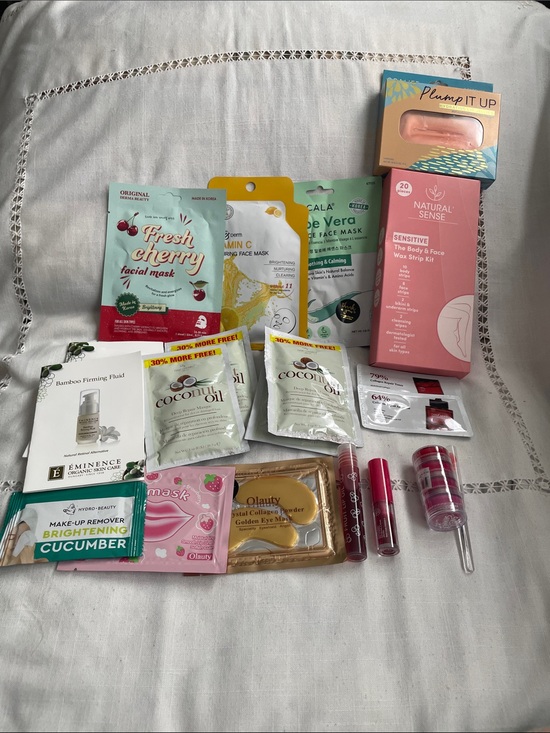 Spa Life Other - Spa Life Assorted Women’s Skincare Set - Pink Lip Gloss & Face Masks 20 Items
